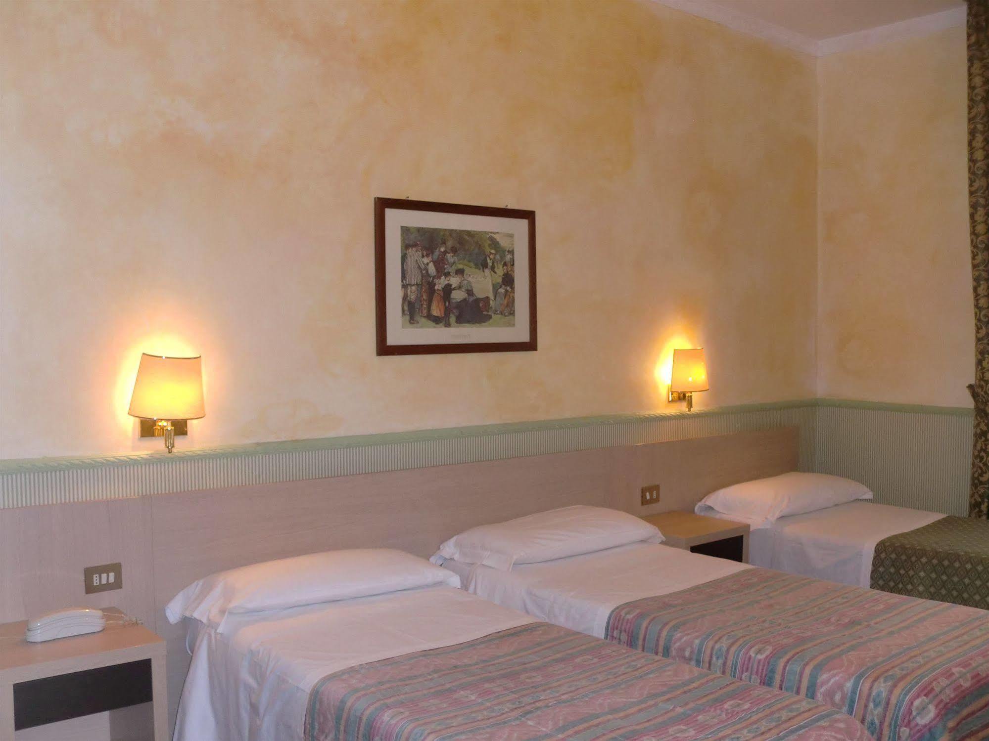 Numa Rome Linea Hotel Ngoại thất bức ảnh